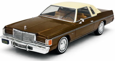 DODGE Royal Monaco Coupe 1977 model WB124261 METAL WhiteBox 1:24 brązowy