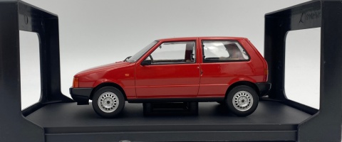 FIAT Uno (1983) model WB124257 METAL WhiteBox 1:24 czerwony