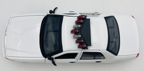 Ford Crown Victoria 2001 Interceptor światło / dźwięk 1:18 Motormax 73992