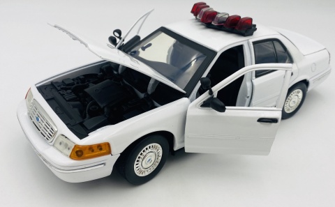 Ford Crown Victoria 2001 Interceptor światło / dźwięk 1:18 Motormax 73992
