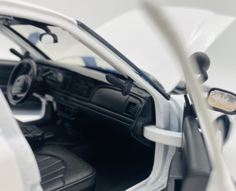 Ford Crown Victoria 2001 Interceptor światło / dźwięk 1:18 Motormax 73992