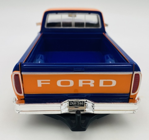 Ford F-150 Custom Pickup 1979 + oil tanker GULF 1:24 Motormax 79612
