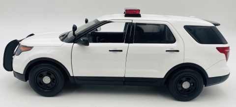 Ford Interceptor Police Utility 2015 światło / dźwięk 1:18 Motormax 73995