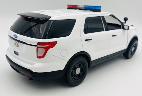 Ford Interceptor Police Utility 2015 światło / dźwięk 1:18 Motormax 73995