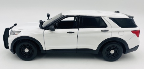 Ford Interceptor Police Utility 2022 Hybrid model 1:24 Motormax 76990