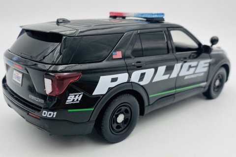Ford Interceptor Police Utility 2022 Hybrid model 1:24 Motormax 76992
