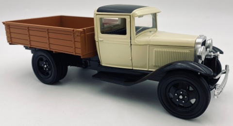 Ford Model AA 1931 1:24 Motormax 79377 beżowy