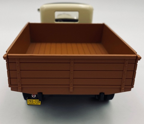 Ford Model AA 1931 1:24 Motormax 79377 beżowy