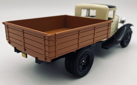 Ford Model AA 1931 1:24 Motormax 79377 beżowy