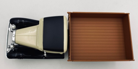 Ford Model AA 1931 1:24 Motormax 79377 beżowy