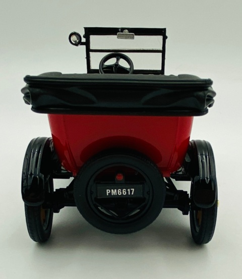 Ford Model T Touring convertible 1925 1:24 Platinum Motormax 79328 czerwony