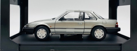 HONDA Prelude 1985 model 124258 WhiteBox 1:24 jasny szary