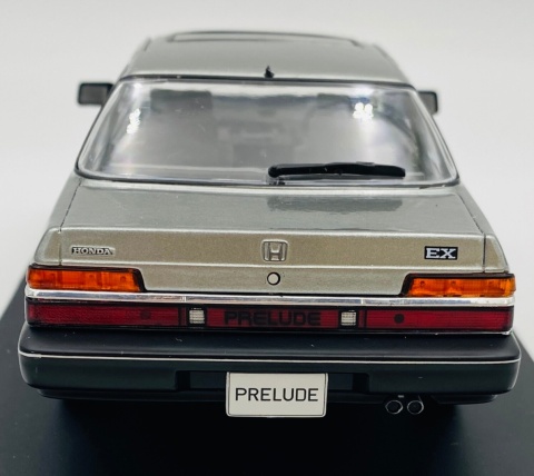 HONDA Prelude 1985 model 124258 WhiteBox 1:24 jasny szary