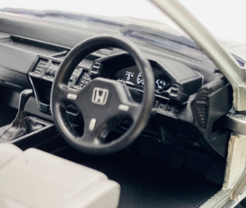 HONDA Prelude 1985 model 124258 WhiteBox 1:24 jasny szary