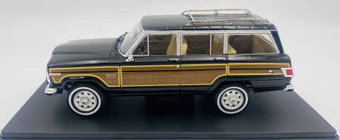 JEEP Grand Wagoneer 1981 model WB124260 METAL WhiteBox 1:24 czarny