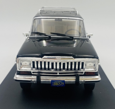 JEEP Grand Wagoneer 1981 model WB124260 METAL WhiteBox 1:24 czarny