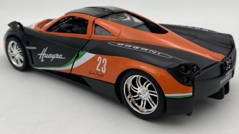 PAGANI Huayra 1:24 Motormax GT Racing 73798