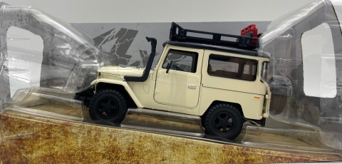 Toyota FJ 40 Hard Top 1:24 Off Road Series Motormax 79137 beżowy