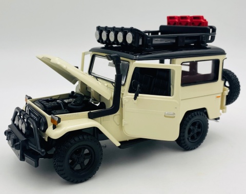 Toyota FJ 40 Hard Top 1:24 Off Road Series Motormax 79137 beżowy