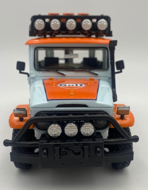Toyota FJ40 Land Cruiser with GULF Livery model 1:24 Motormax 79658