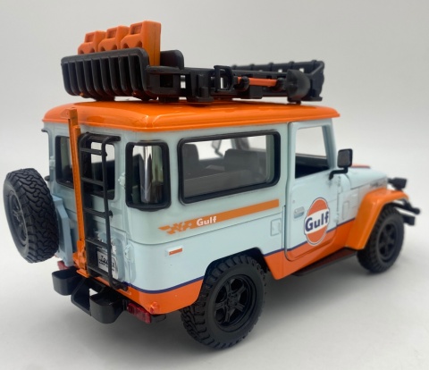 Toyota FJ40 Land Cruiser with GULF Livery model 1:24 Motormax 79658