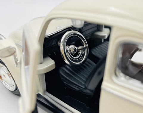 VW Beetle 1966 007 Bond On Her Majesty's Secret Service 1:24 Motormax 79854