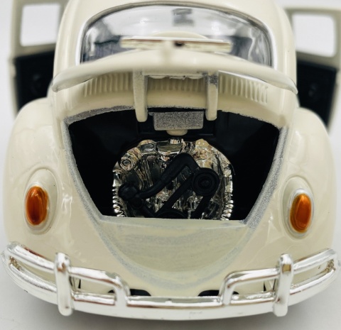 VW Beetle 1966 007 Bond On Her Majesty's Secret Service 1:24 Motormax 79854