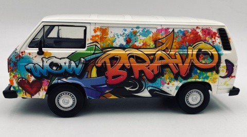 VW Type 2 (T3) Transporter 1:24 Motormax 79599 grafifiti