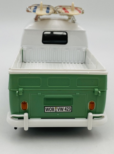 Volkswagen T1 Pickup surfing z zestawem kempingowym 1:24 Motormax 79721