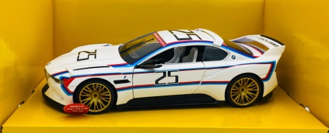 BMW 3.0 CSL Hommage R światło dźwięk model METAL 1:24 MSZ 68257A biały M