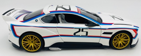 BMW 3.0 CSL Hommage R światło dźwięk model METAL 1:24 MSZ 68257A biały M