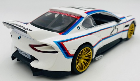 BMW 3.0 CSL Hommage R światło dźwięk model METAL 1:24 MSZ 68257A biały M