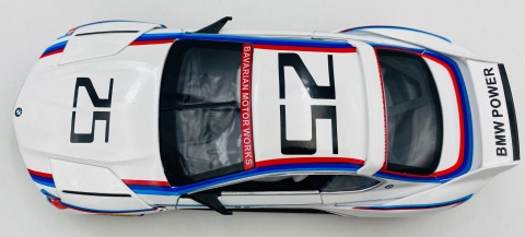 BMW 3.0 CSL Hommage R światło dźwięk model METAL 1:24 MSZ 68257A biały M