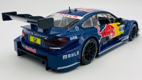 BMW M4 DTM #11 Red Bull światło dźwięk model METAL 1:24 MSZ 68295