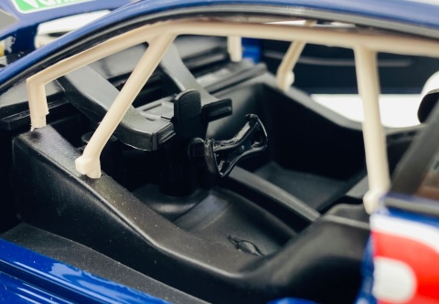 BMW M4 DTM #11 Red Bull światło dźwięk model METAL 1:24 MSZ 68295