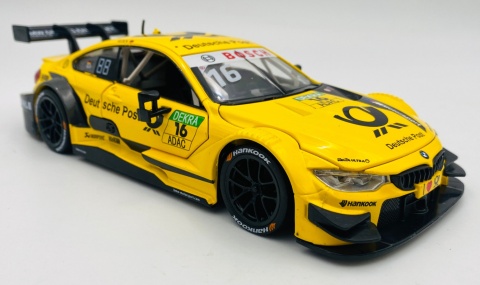 BMW M4 DTM #16 DTM Deutsche Post światło dźwięk model METAL 1:24 MSZ 68256