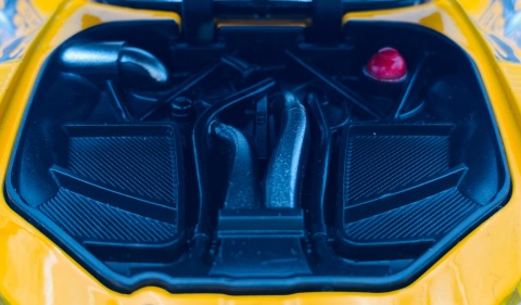 BMW M4 GT3 WASA światło dźwięk model METAL 1:24 MSZ 68296A żółty graffiti