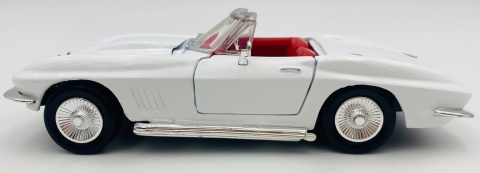 Chevrolet CORVETTE 1967 Cabrio 1:24 Motormax 73224 biały