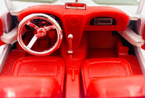 Chevrolet CORVETTE 1967 Cabrio 1:24 Motormax 73224 biały