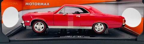 Chevy CHEVELLE SS 396 1:18 model Motormax 73104 czerwony z pasami