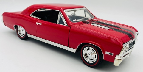 Chevy CHEVELLE SS 396 1:18 model Motormax 73104 czerwony z pasami
