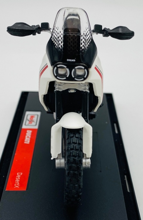 DUCATI Desert X model podstawka 1:18 Maisto