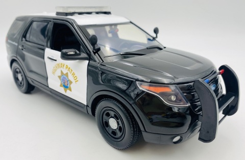 Ford Explorer 2015 Police Interceptor Utility CHP 2015 1:18 Motormax 73544