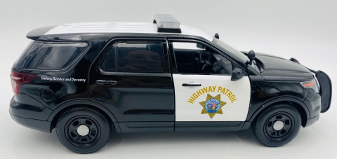 Ford Explorer 2015 Police Interceptor Utility CHP 2015 1:18 Motormax 73544