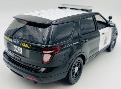 Ford Explorer 2015 Police Interceptor Utility CHP 2015 1:18 Motormax 73544