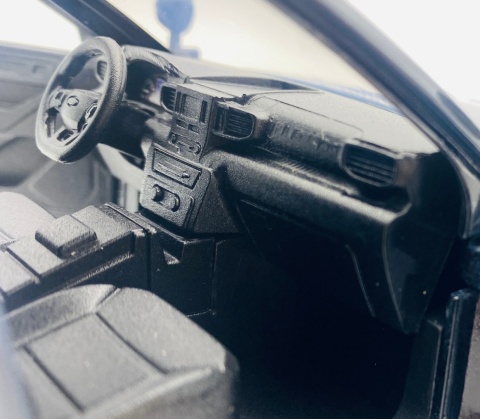 Ford Explorer 2022 biały/czarny bez oznaczeń 2022 1:24 Motormax 76998