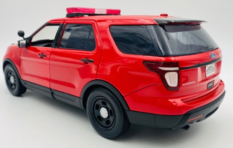Ford Explorer Fire Marshal czerwony bez oznaczeń 2015 1:18 Motormax 73545