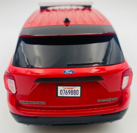 Ford Explorer Interceptor czerwony bez oznaczeń 2022 1:24 Motormax 76998