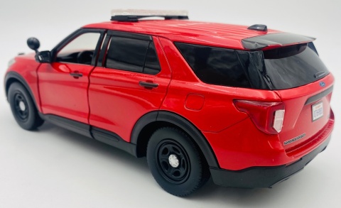 Ford Explorer Interceptor czerwony bez oznaczeń 2022 1:24 Motormax 76998