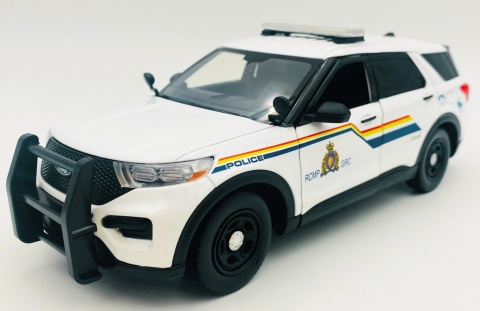 Ford Interceptor Police Canada RCMP 2022 Hybrid model 1:24 Motormax 76989